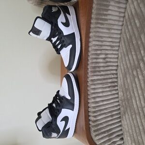 Jordan Kids Sneakers Black and White